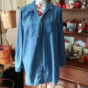 Avenue Size 18/20 button down top